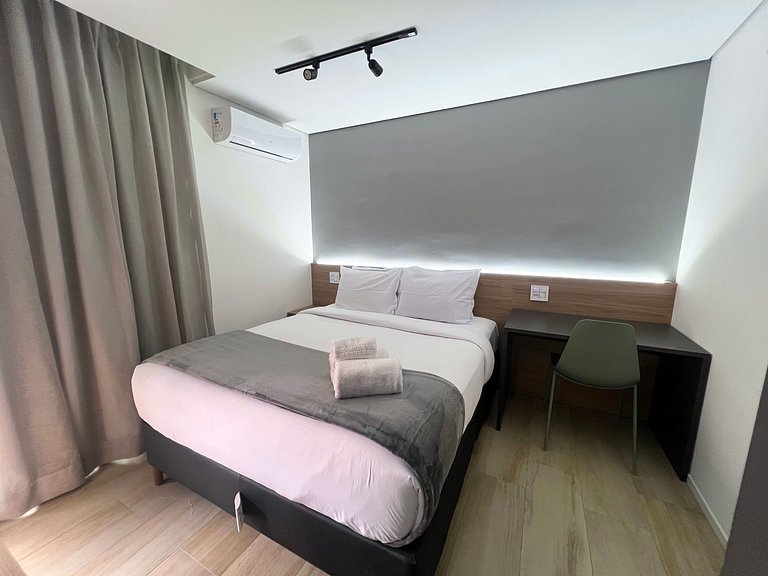 Estúdio com varanda ao lado da Avenida Paulista