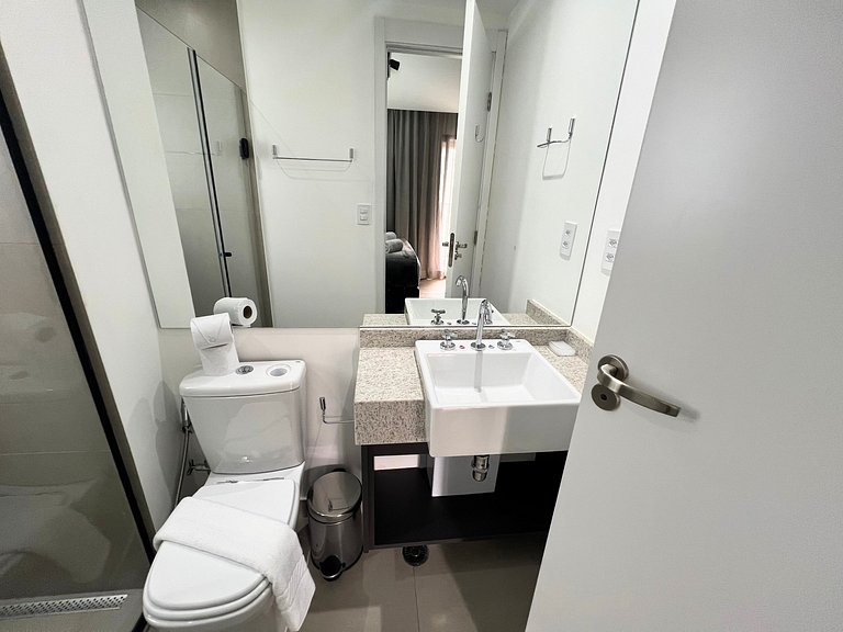 Estúdio com varanda ao lado da Avenida Paulista