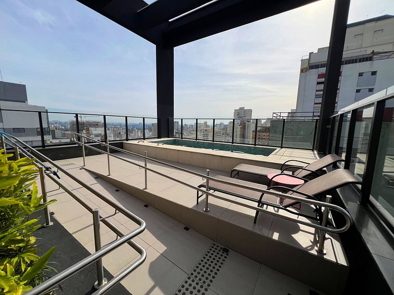 Estúdio com varanda ao lado da Avenida Paulista