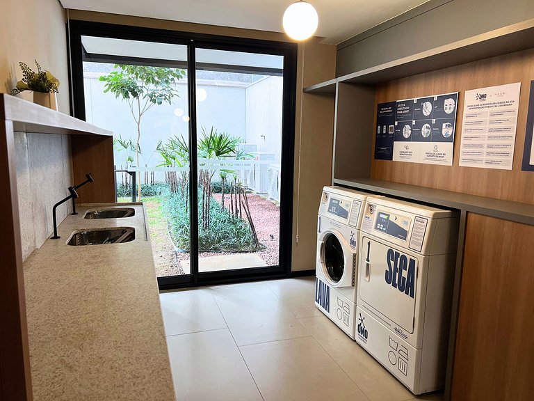 Estúdio com varanda ao lado da Avenida Paulista