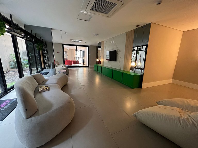 Estúdio com varanda ao lado da Avenida Paulista