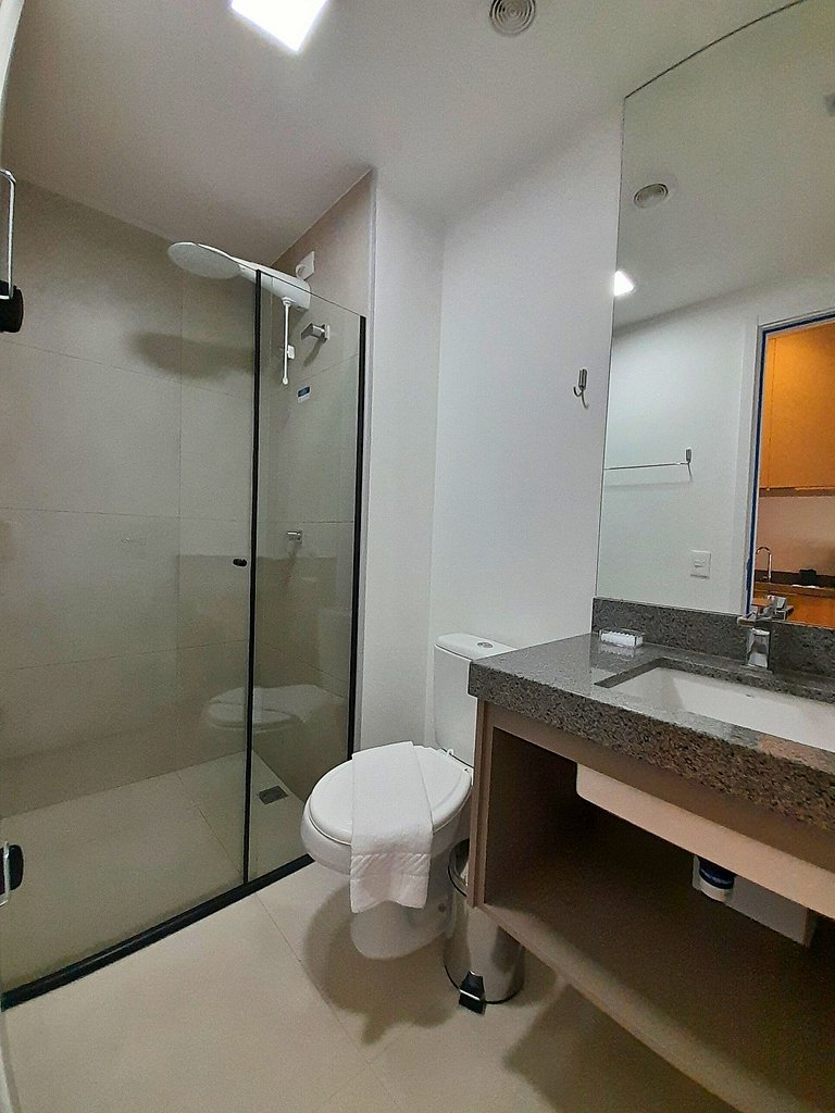 Studio moderno ao lado do Allianz