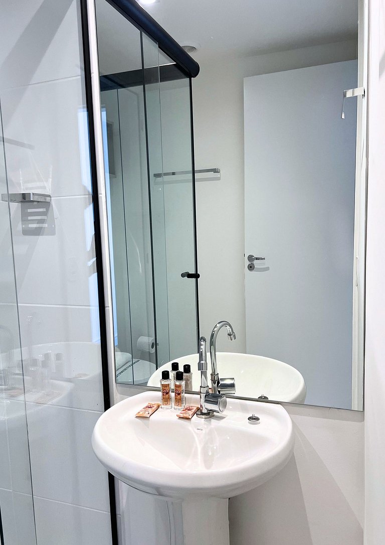 Studio República SP – Academia, Piscina e Conforto