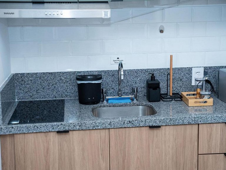 Studio Moderno em Pinheiros/Oscar Freire e Metrô