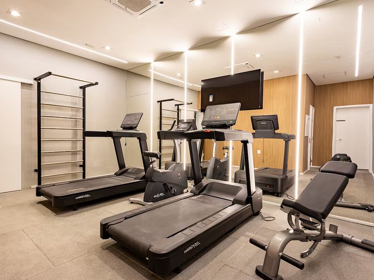 Studio moderno ao lado do Allianz