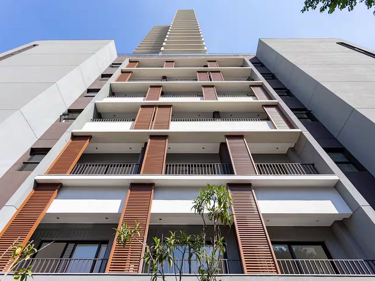 Studio moderno ao lado do Allianz