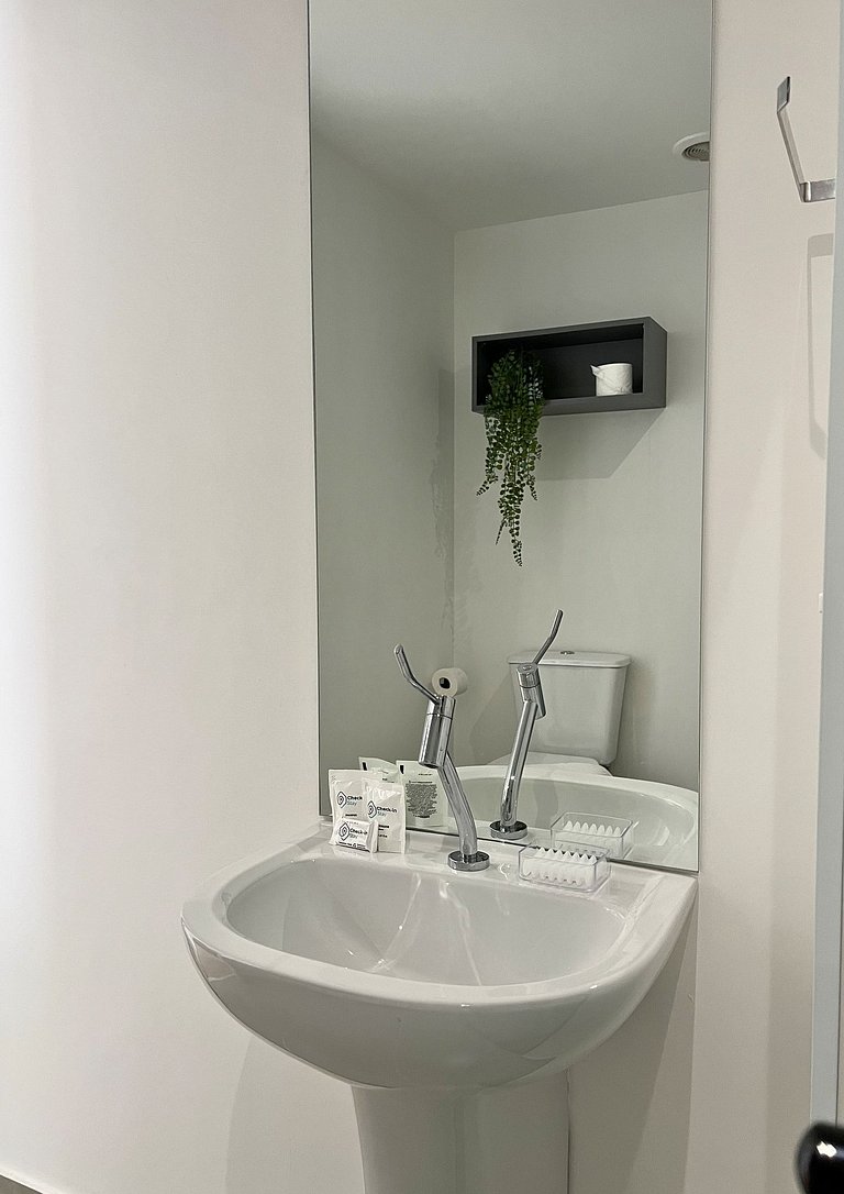 Studio moderno na Vila Mariana • Perto do metrô